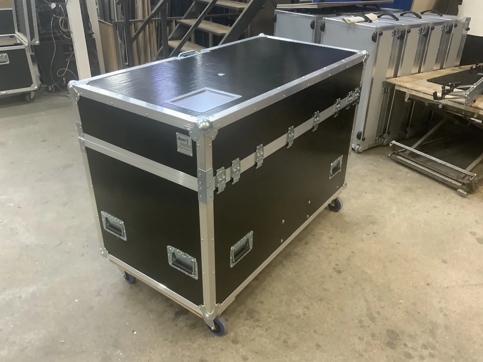 Ultra Protect Flightcase Ultra Light mit UltraFlite-Platten 9,7 mm auf Rollen